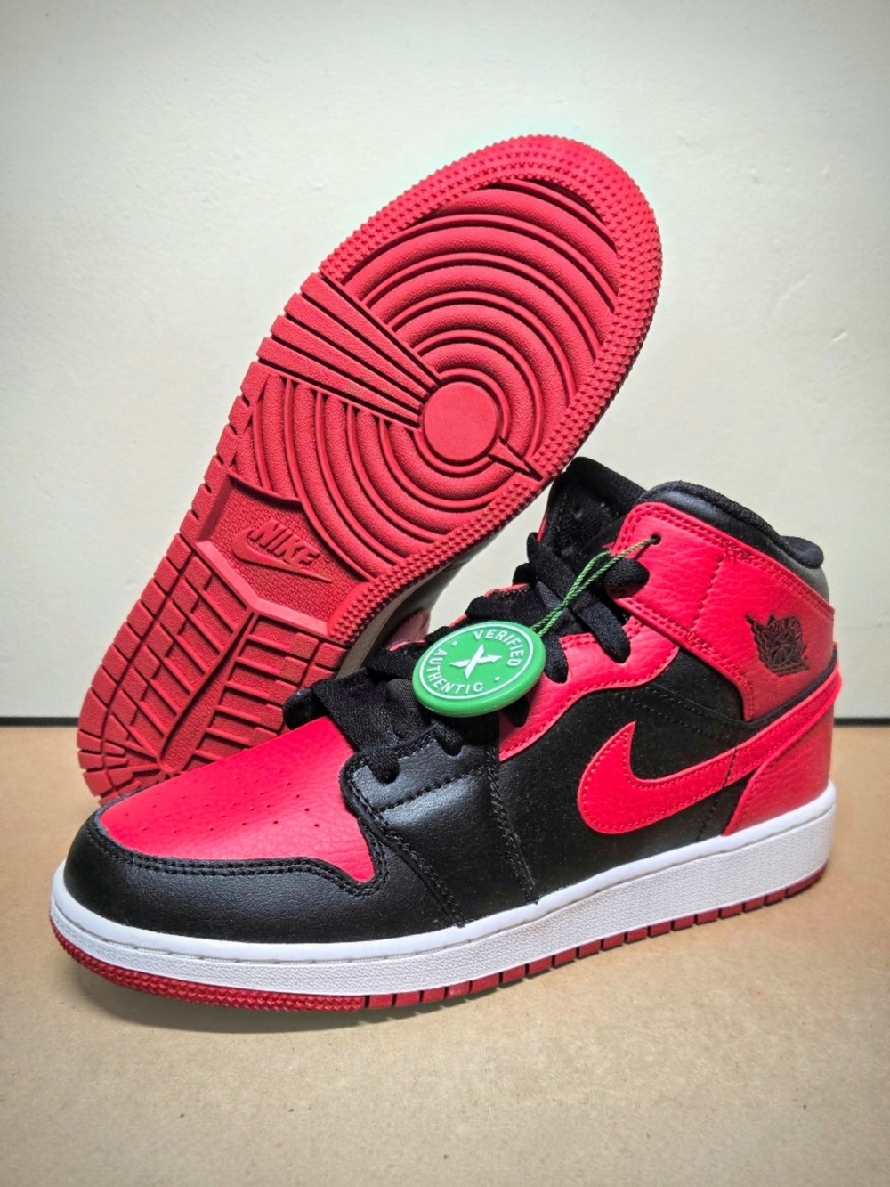 NEW Nike 6Y Air Jordan 1 Mid Black Fire Red 554725 074 Youth Kids Retro